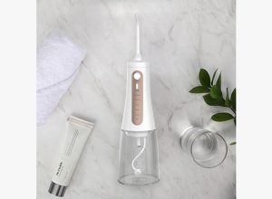 Kā tīrīt zobus mājās